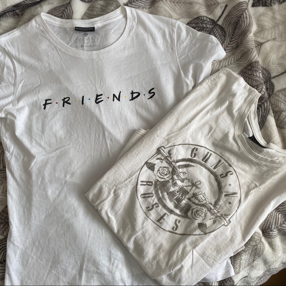 Cotton On tees.White/Off-white.Friends/GunsN’Roses